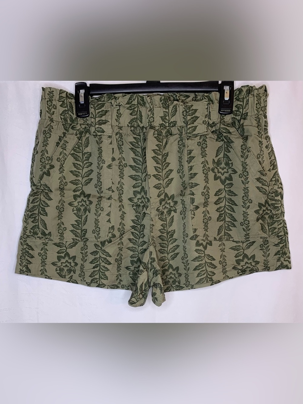 Time & True Paperbag Waist shorts Floral Green High Rise Pull On large 12/14